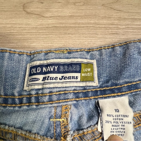 💥SALE💥 Old Navy Denim Shorts - Picture 3 of 3